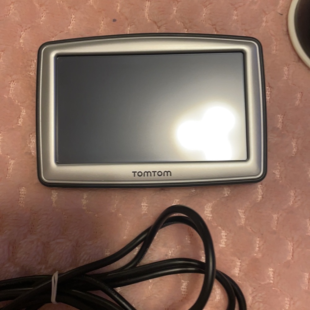 TomTom Navigation System - Picture 2 of 9